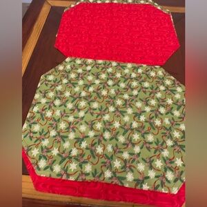 Green, Red and White Set of 4 Reversible Holiday Placemats